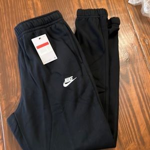 NWT men’s joggers size large Nike